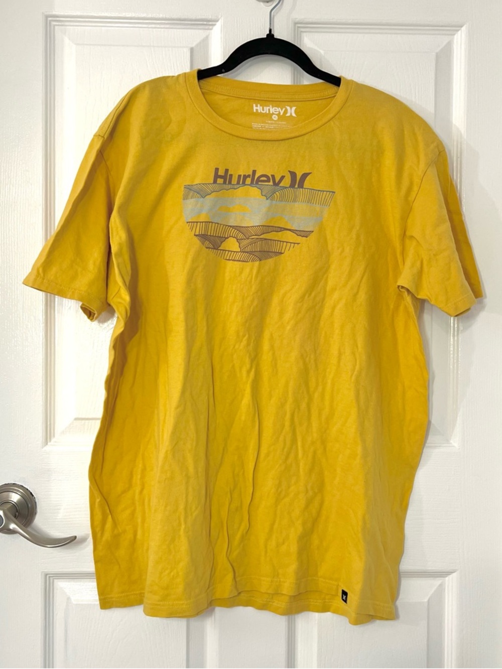 Hurley XL Yellow Short Sleeve Graphic Crew Neck T-Shirt